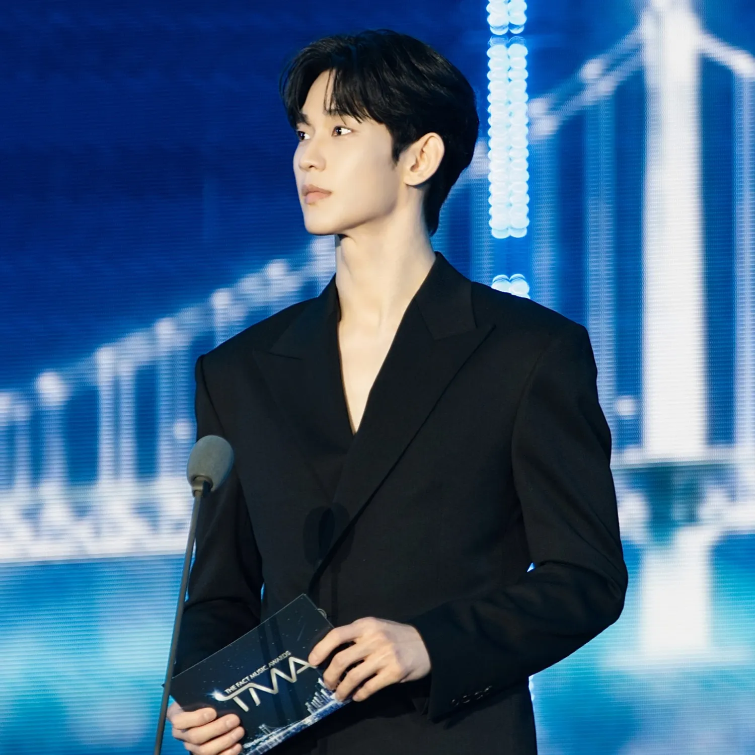 Recent activity shot of Kim Soohyun