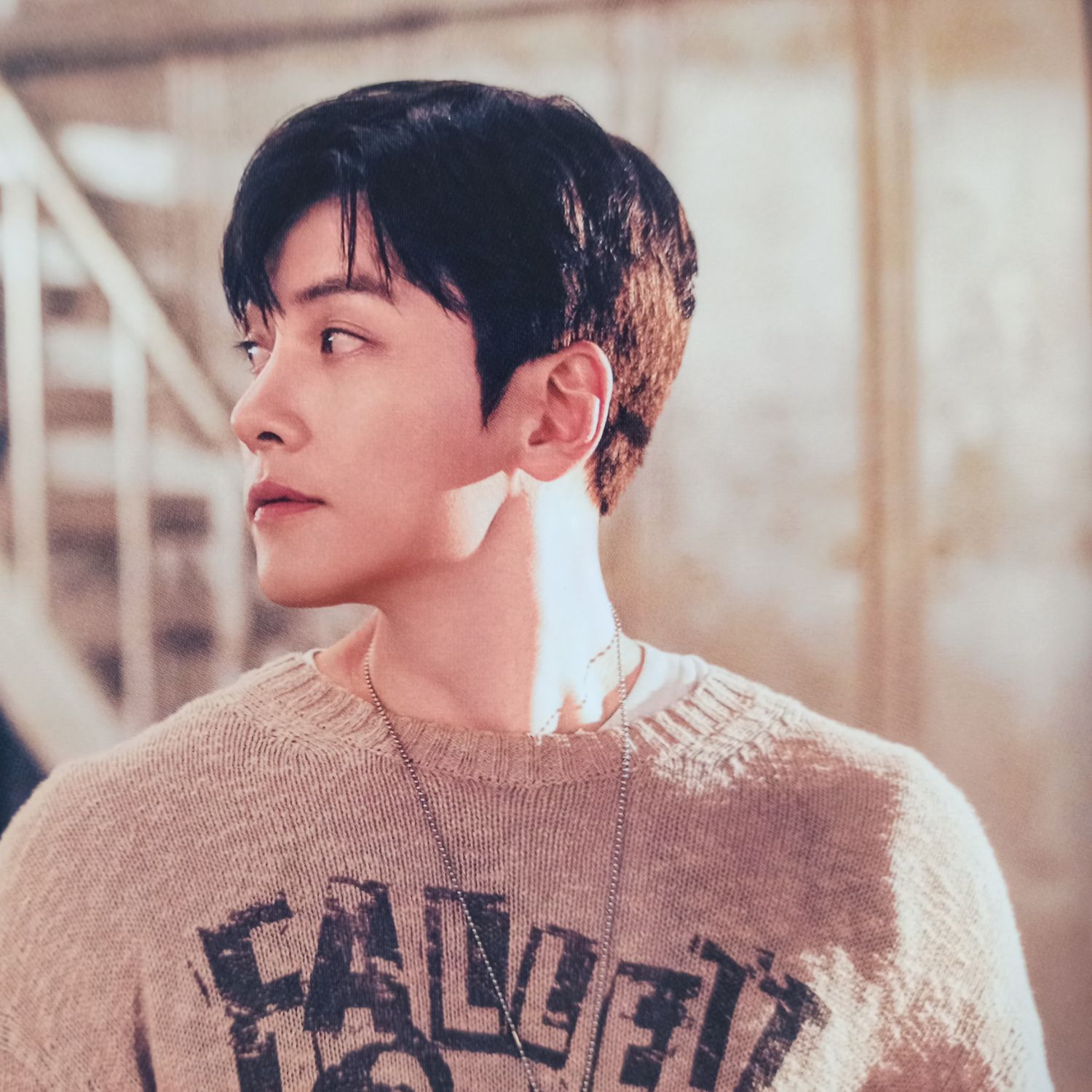 Behind-the-scenes cut of Ji Changwook