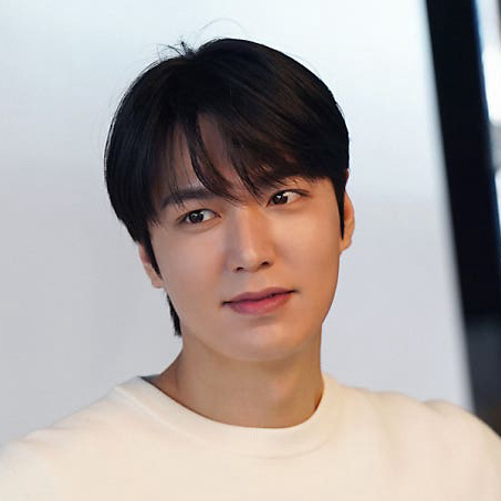 イ・ミンホの最近の活動ショット