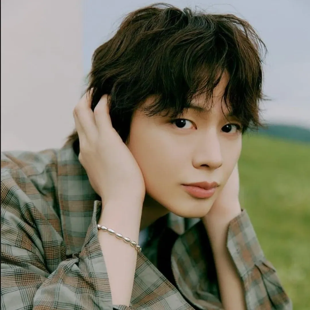 Latest photo of Yook Sungjae