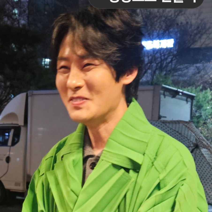 A moment captured by a fan of Kang Moonkyung