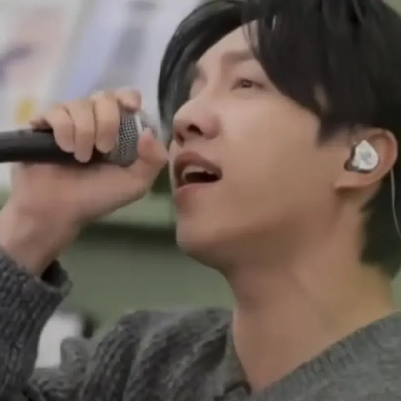 Momen yang diabadikan oleh penggemar Lee Seunggi