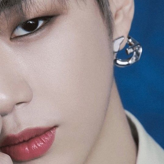 Behind-the-scenes cut of Secret Garden