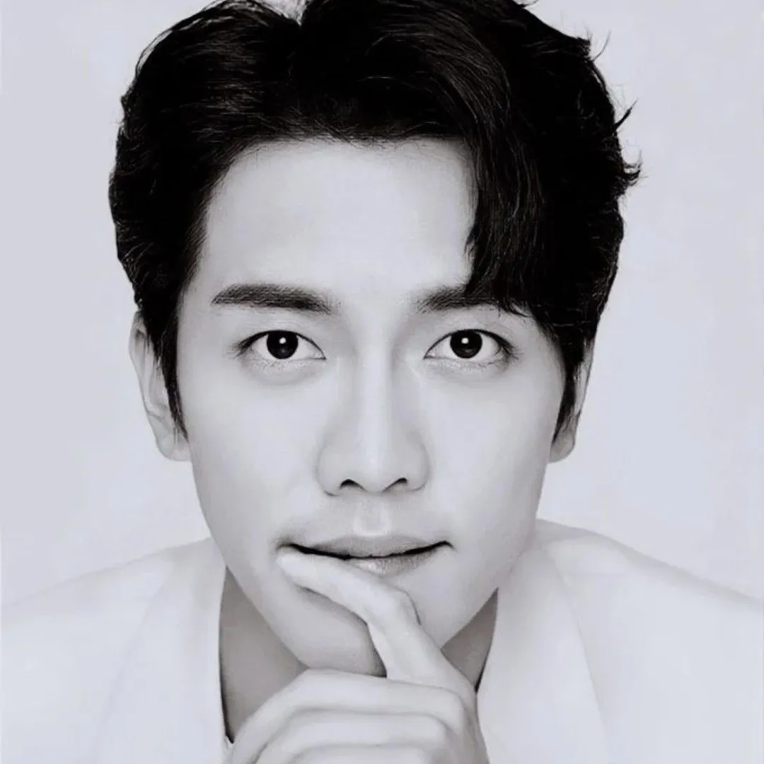 イ・スンギの最近の活動ショット