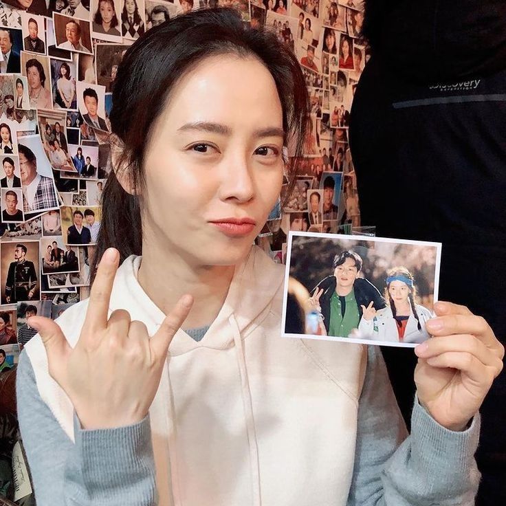 A moment captured by a fan of Song Jihyo