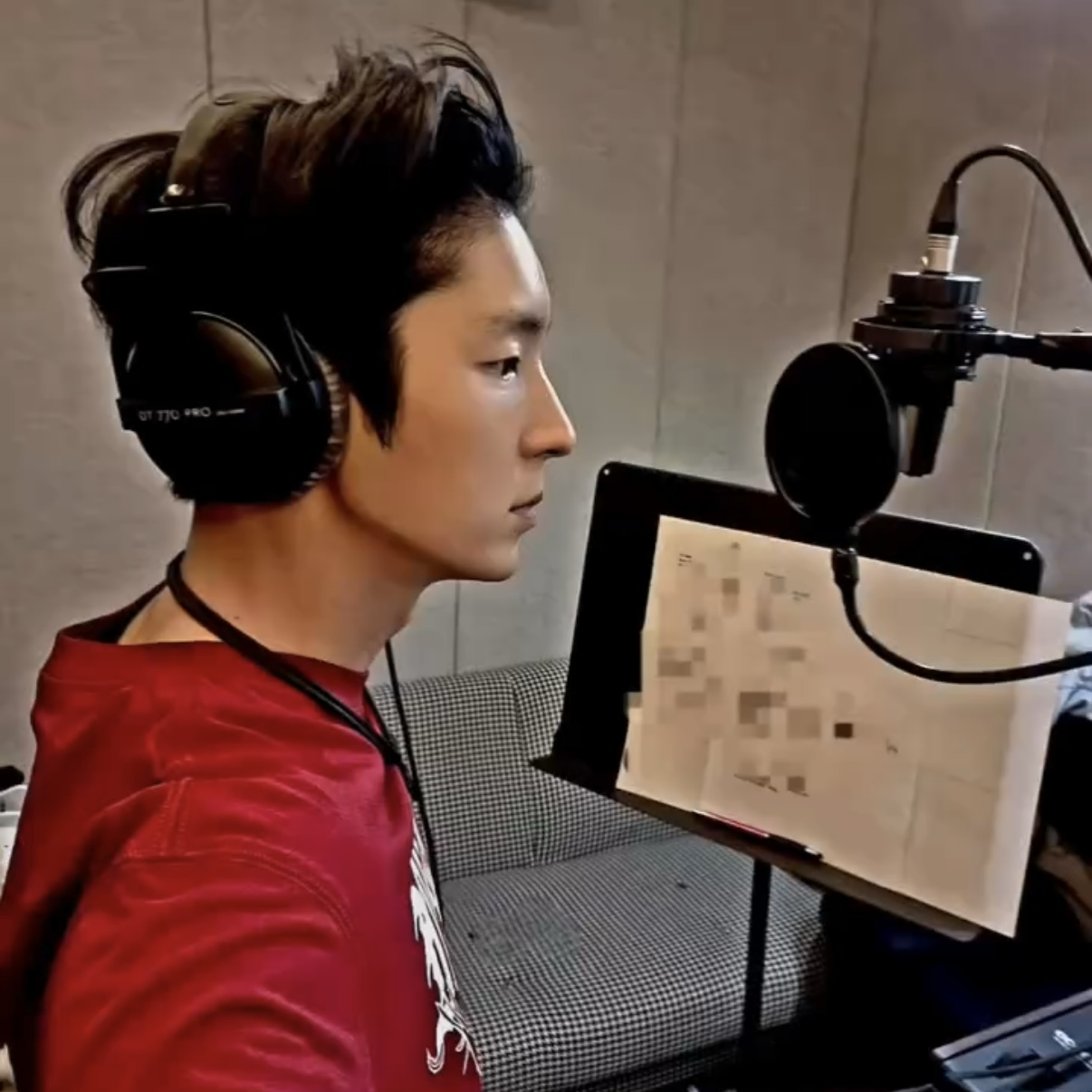 A moment captured by a fan of Lee Joongi