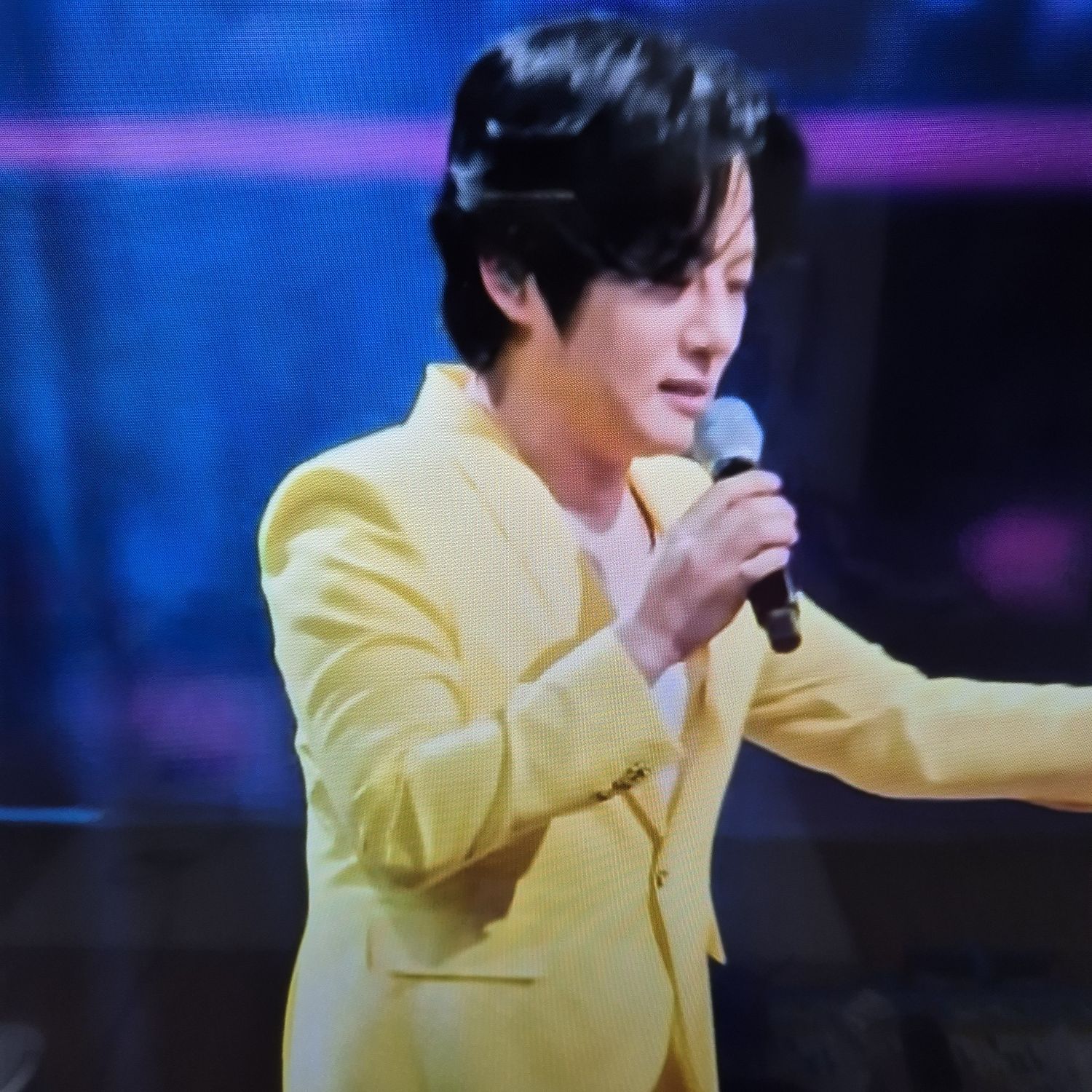 Behind-the-scenes cut of Kang Moonkyung