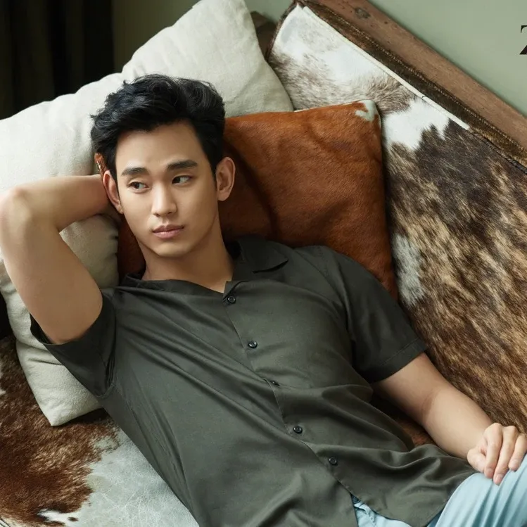 A moment captured by a fan of Kim Soohyun