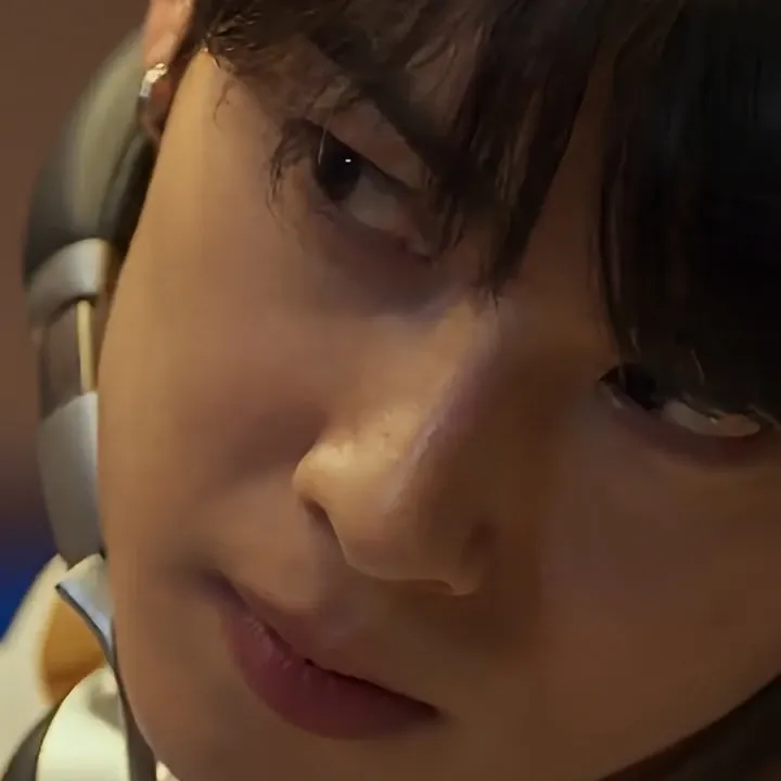 Recent activity shot of Cha Eunwoo
