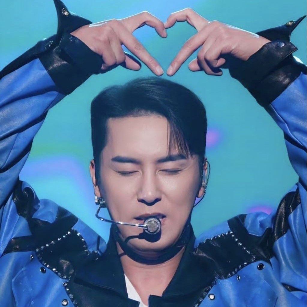 チャン・ミンホの最近の活動ショット