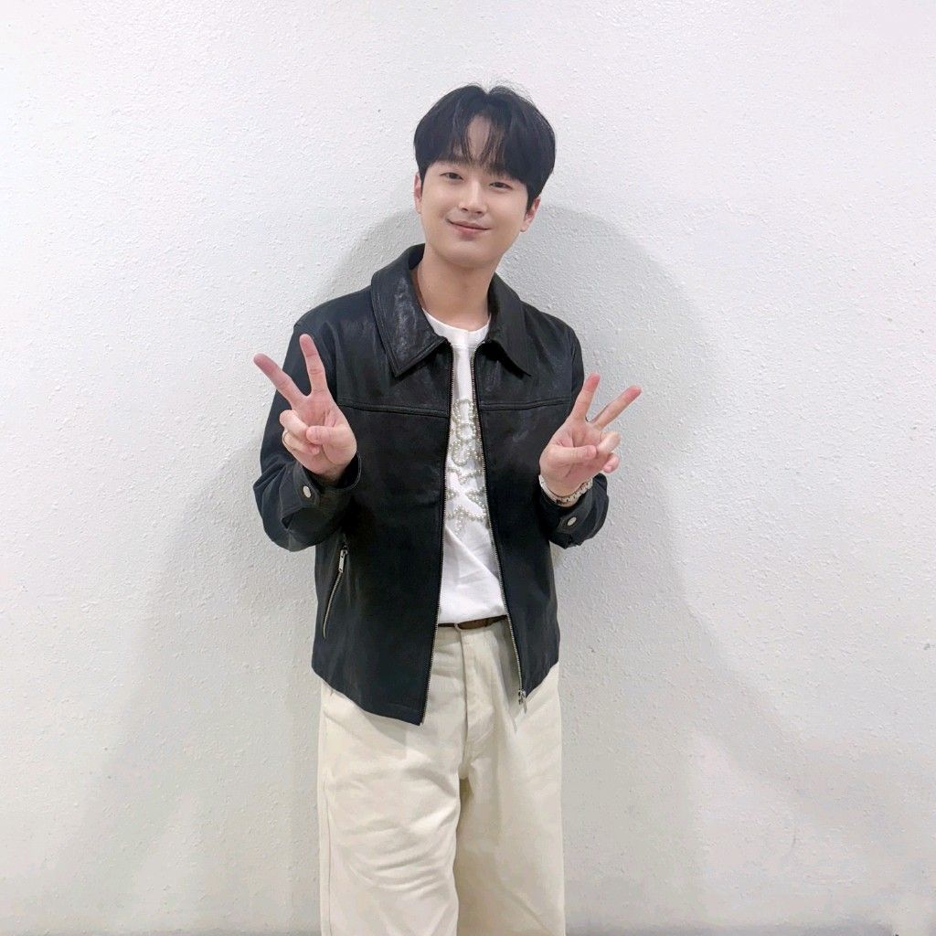 Foto terbaru dari Lee Chanwon