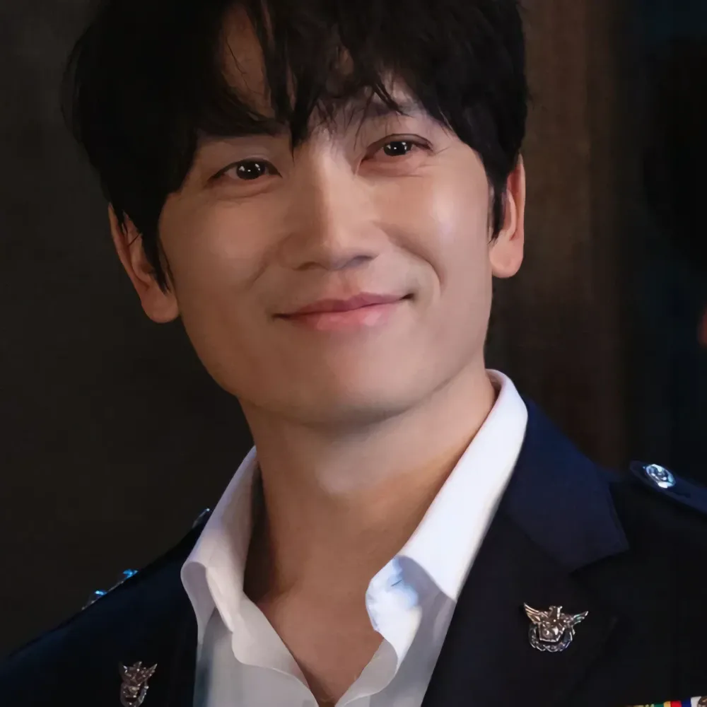 Recent activity shot of Ji Sung