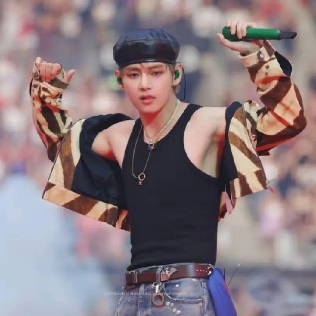 Latest photo of Kim Taehyung (V)