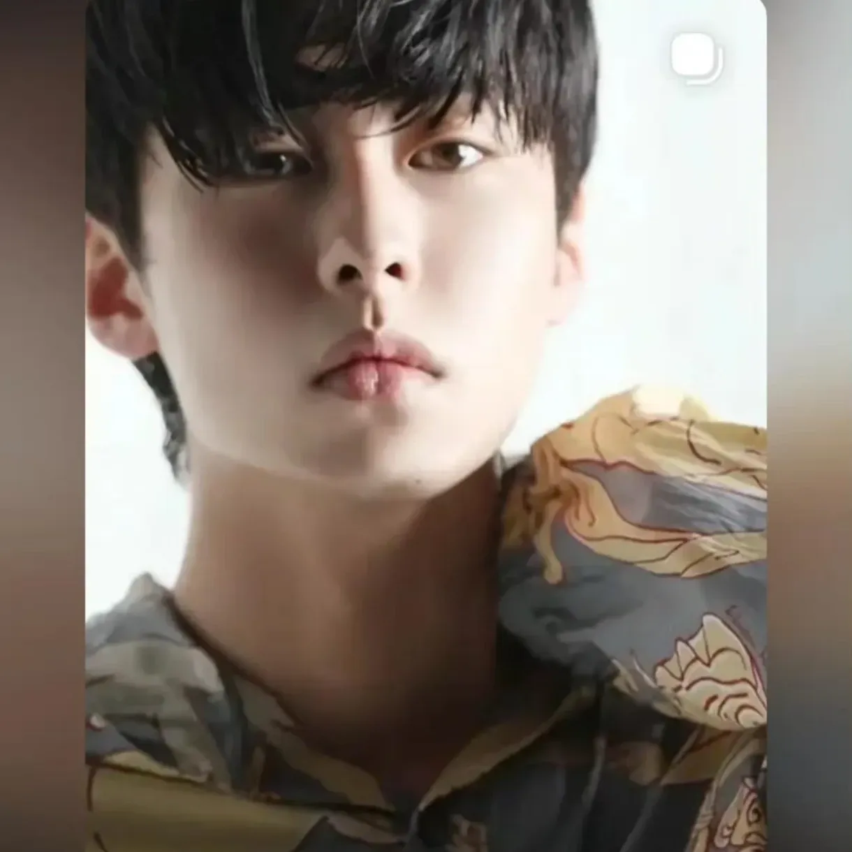 A moment captured by a fan of Lee Jaewook