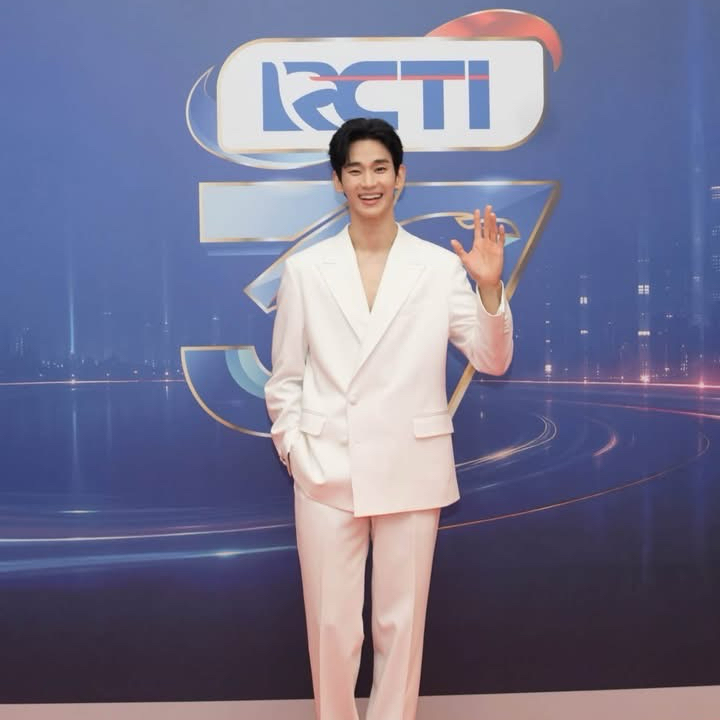 A moment captured by a fan of Kim Soohyun