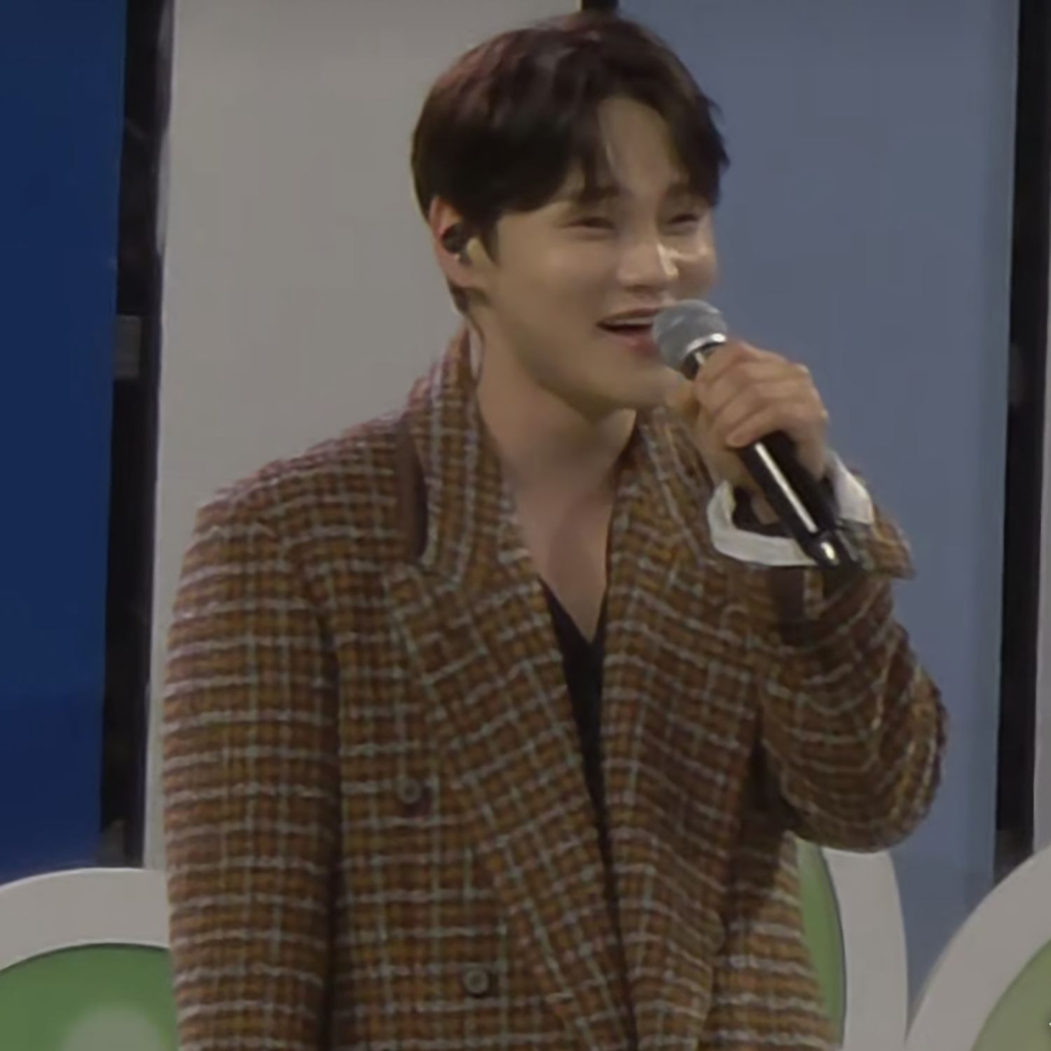 Behind-the-scenes cut of Park Seojin