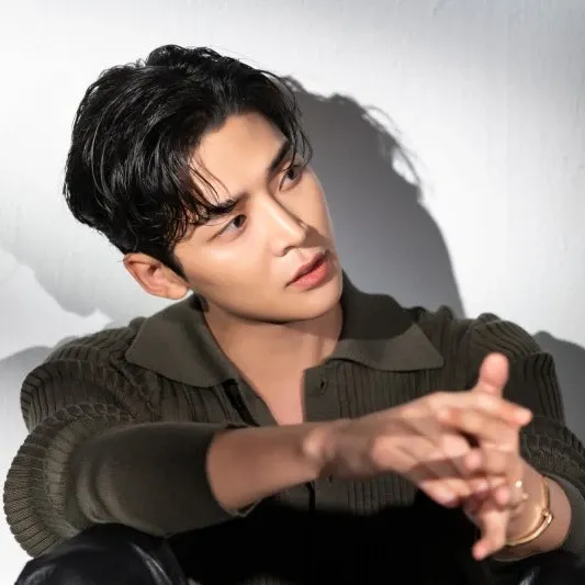 Foto terbaru dari Rowoon