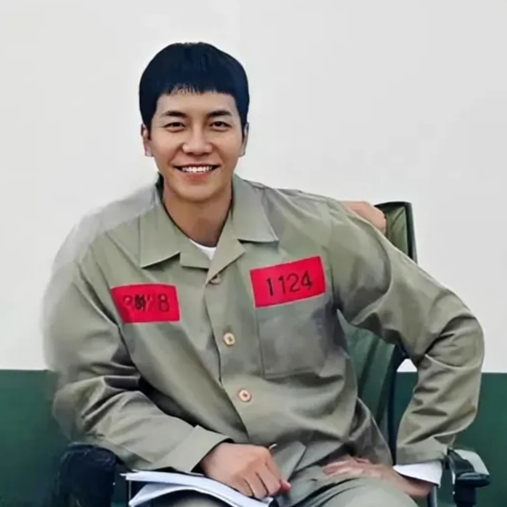 Recent activity shot of Lee Seunggi