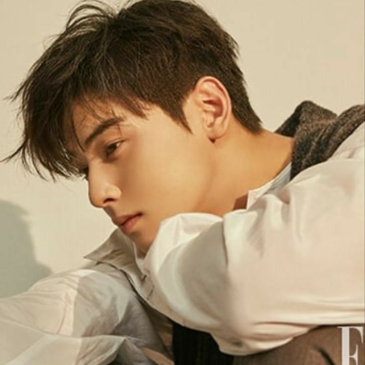 A moment captured by a fan of Cha Eunwoo