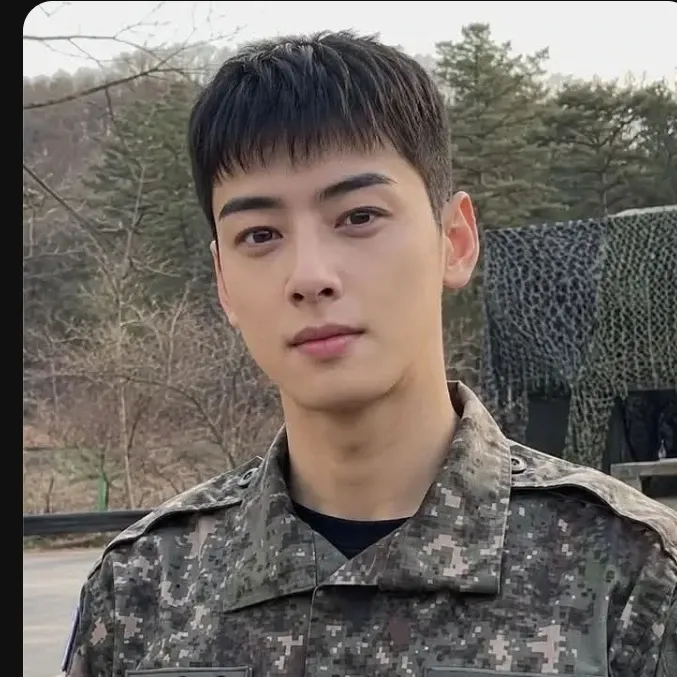 Latest photo of Cha Eunwoo