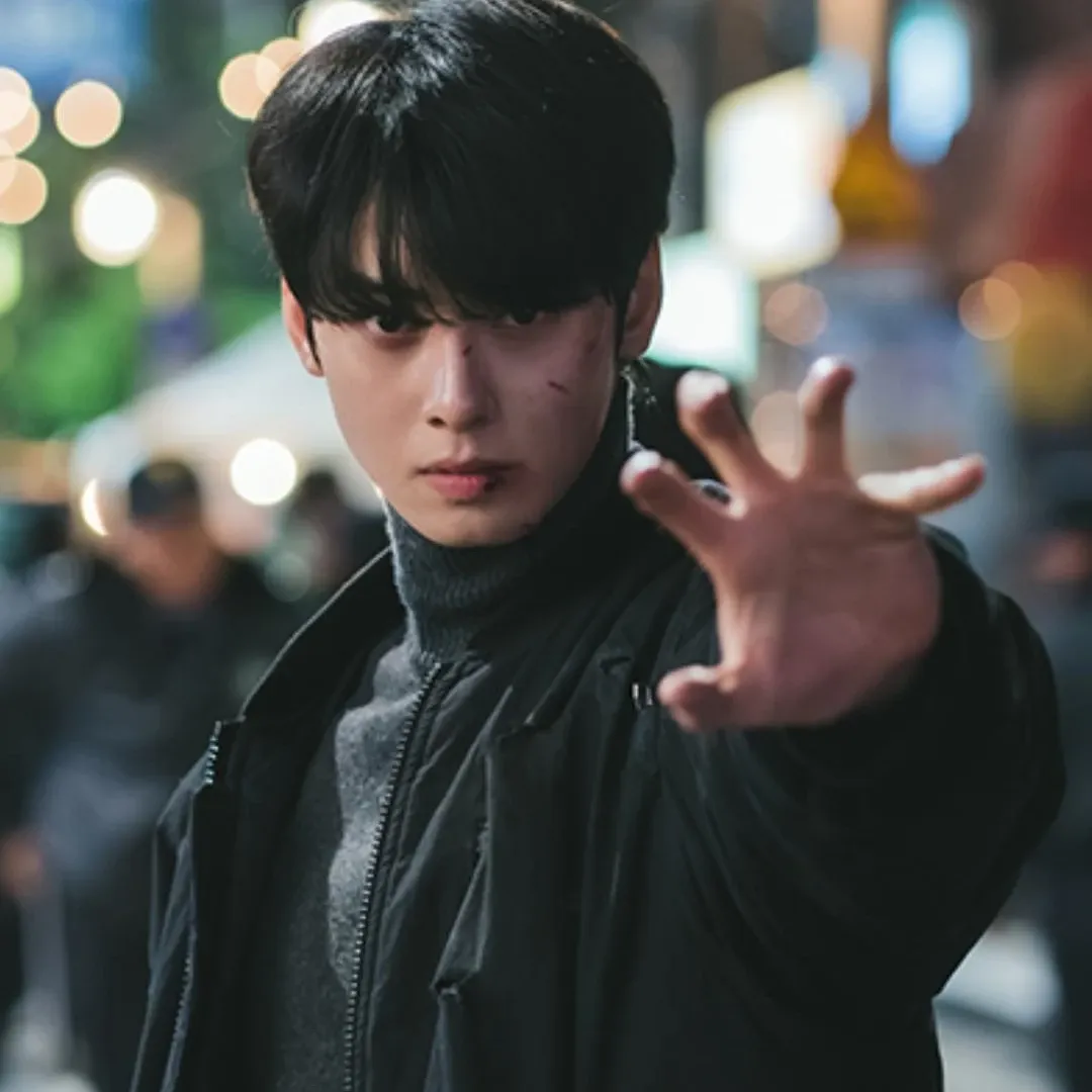 Recent activity shot of Cha Eunwoo