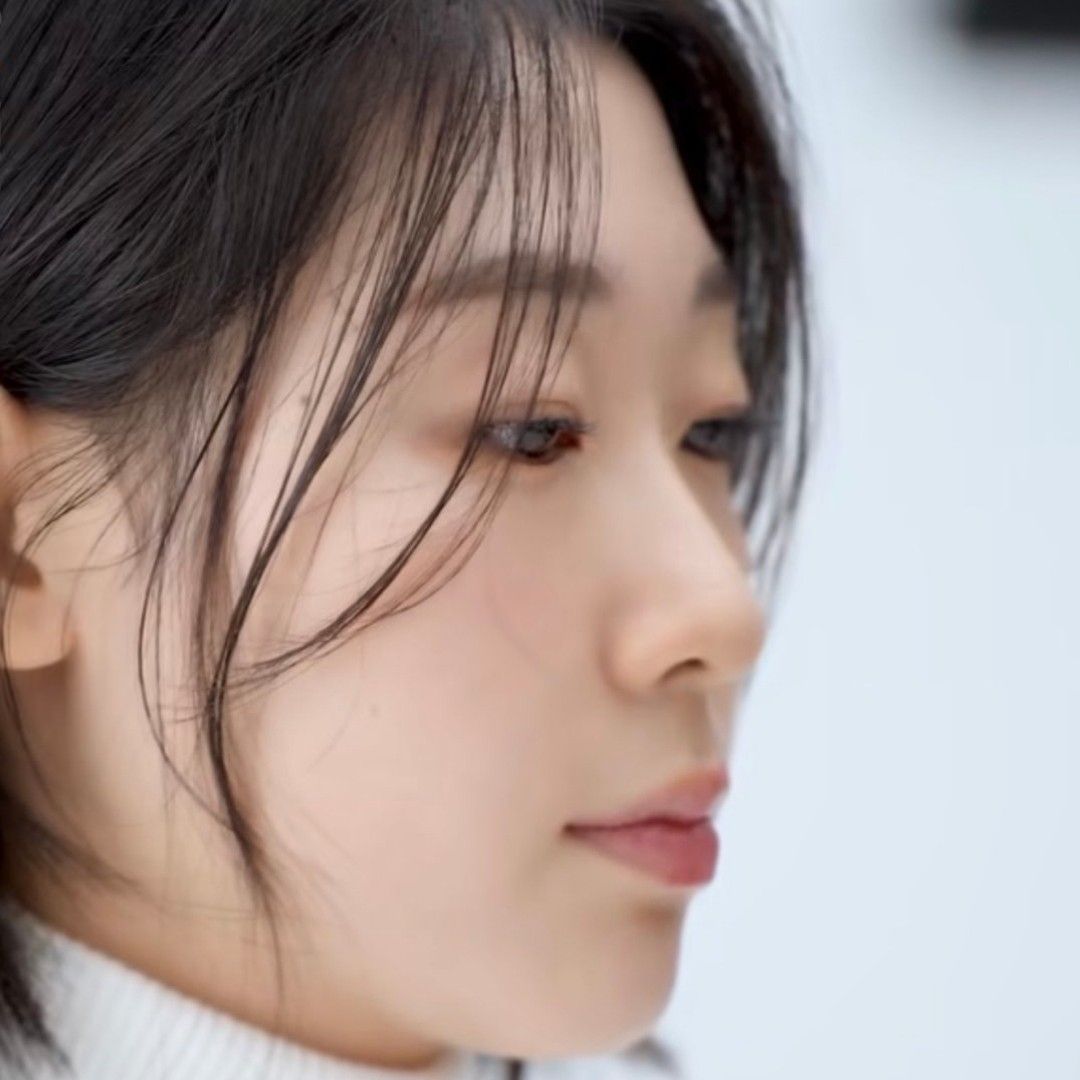 Latest photo of Han Yeji