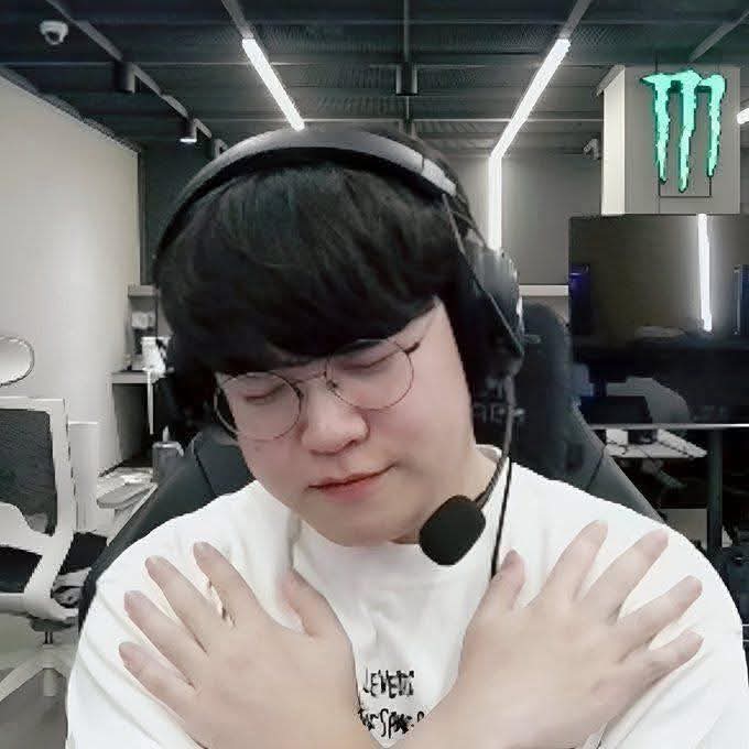 구마유시의 비하인드 컷