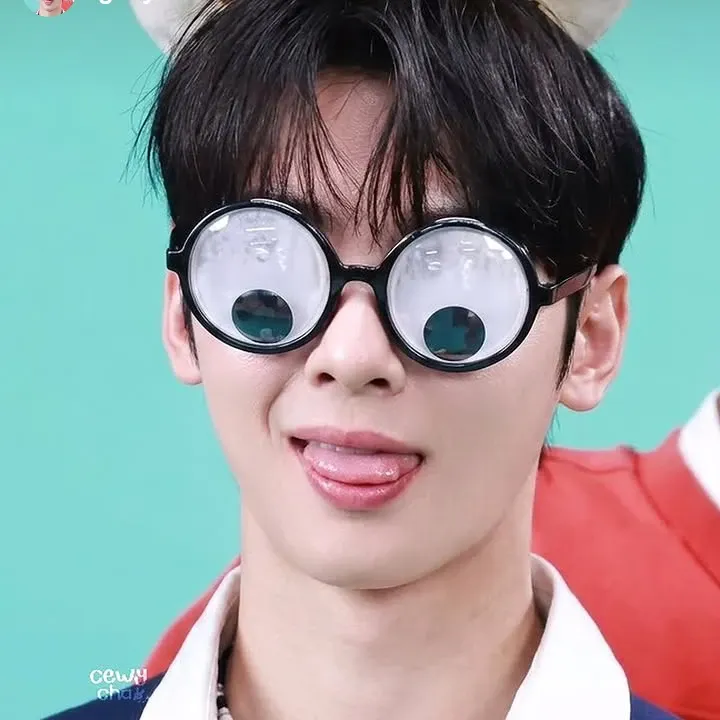 Behind-the-scenes cut of Cha Eunwoo
