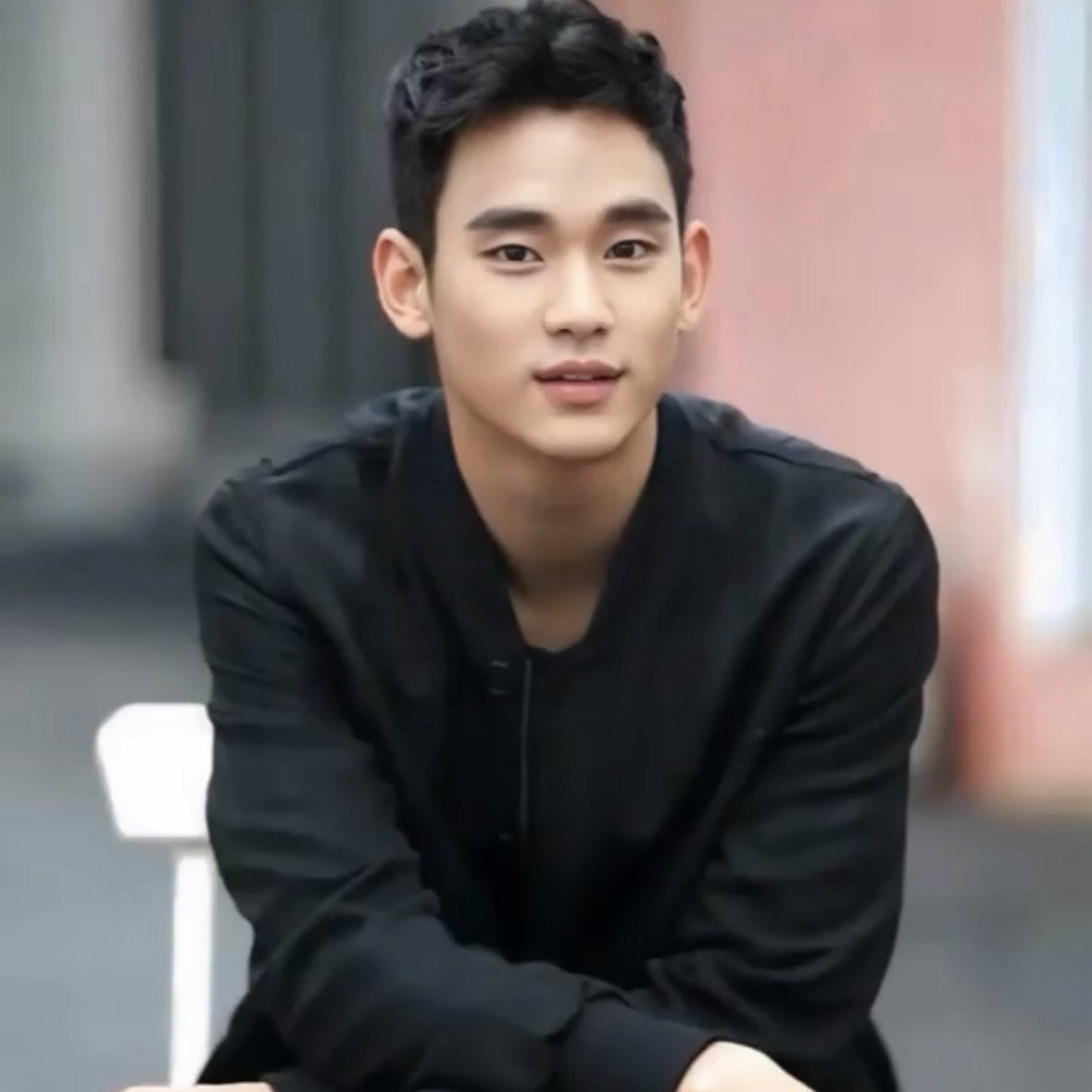Behind-the-scenes cut of Kim Soohyun