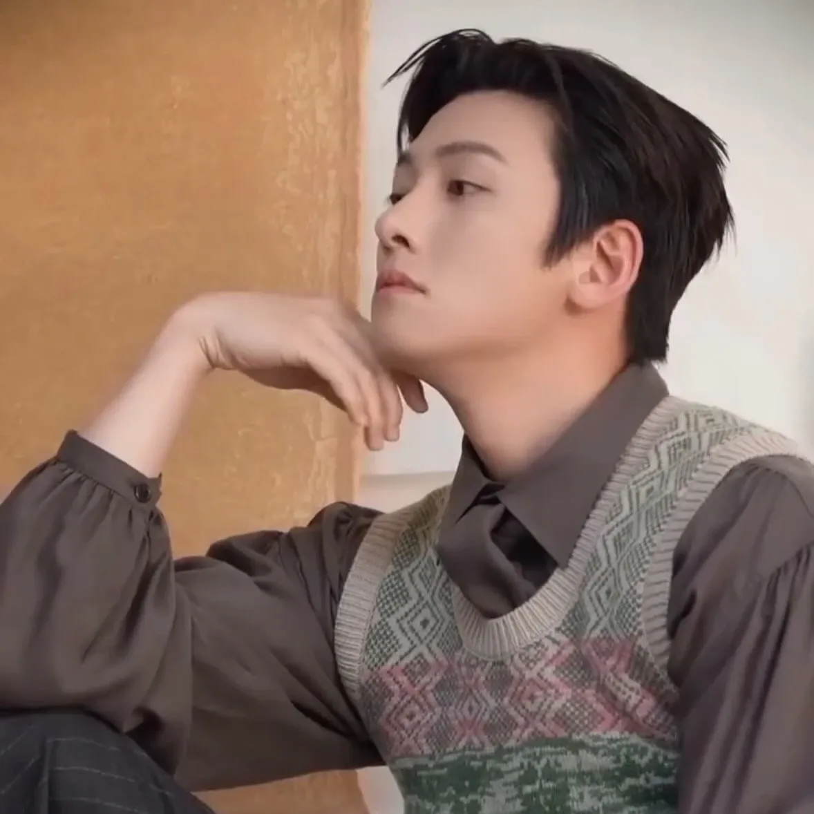 Behind-the-scenes cut of Ji Changwook