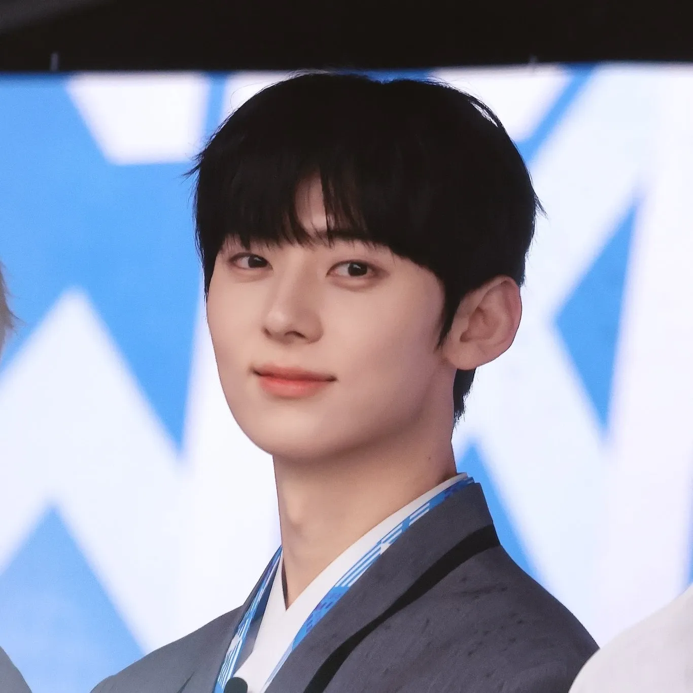 Behind-the-scenes cut of Hwang Minhyun