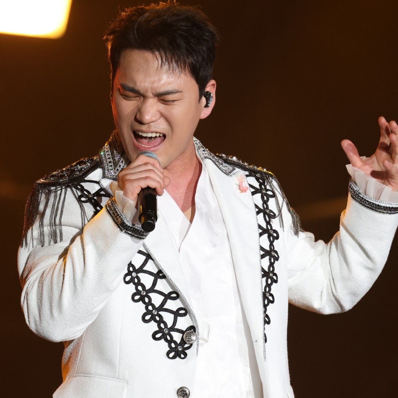 A moment captured by a fan of Cheonrokdam