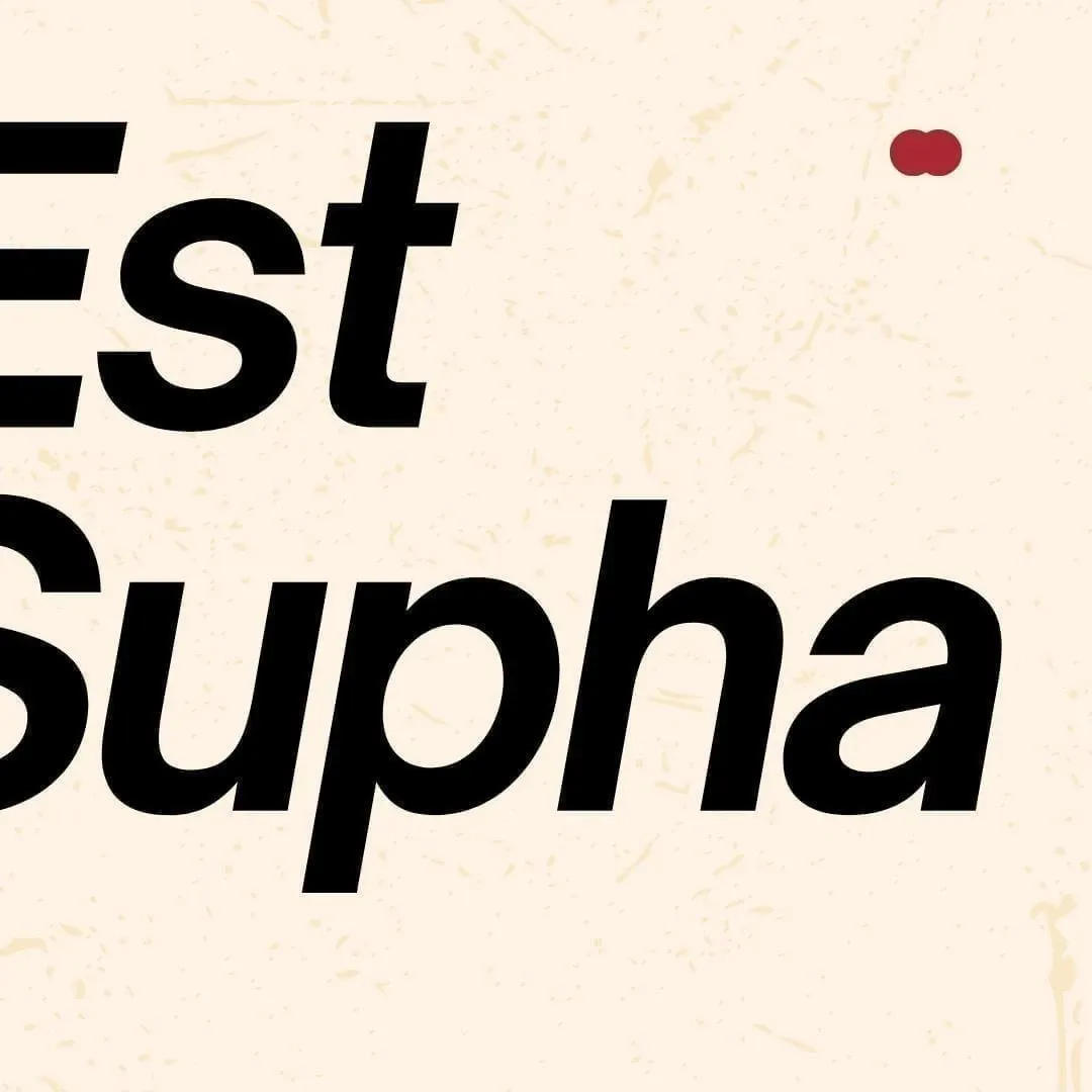 Latest photo of Est Supha Sangaworawong