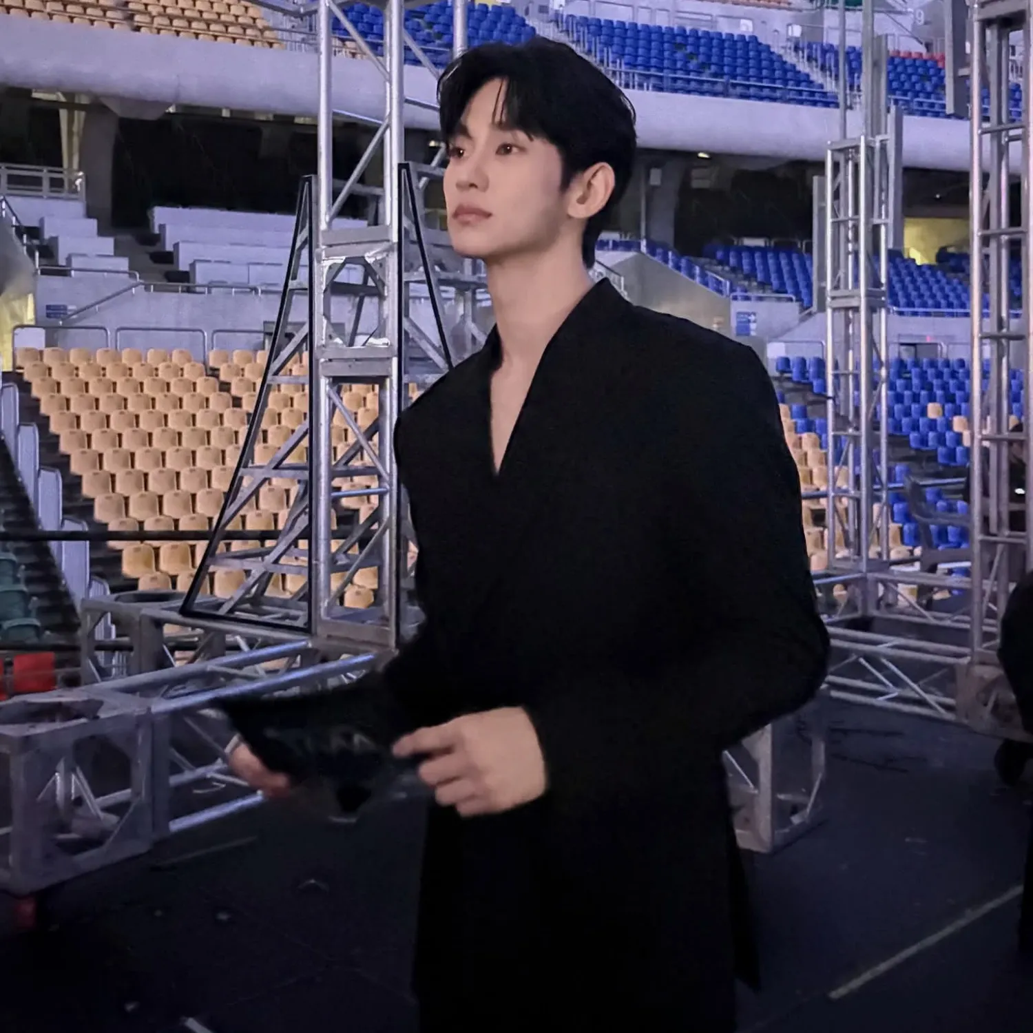 Behind-the-scenes cut of Kim Soohyun