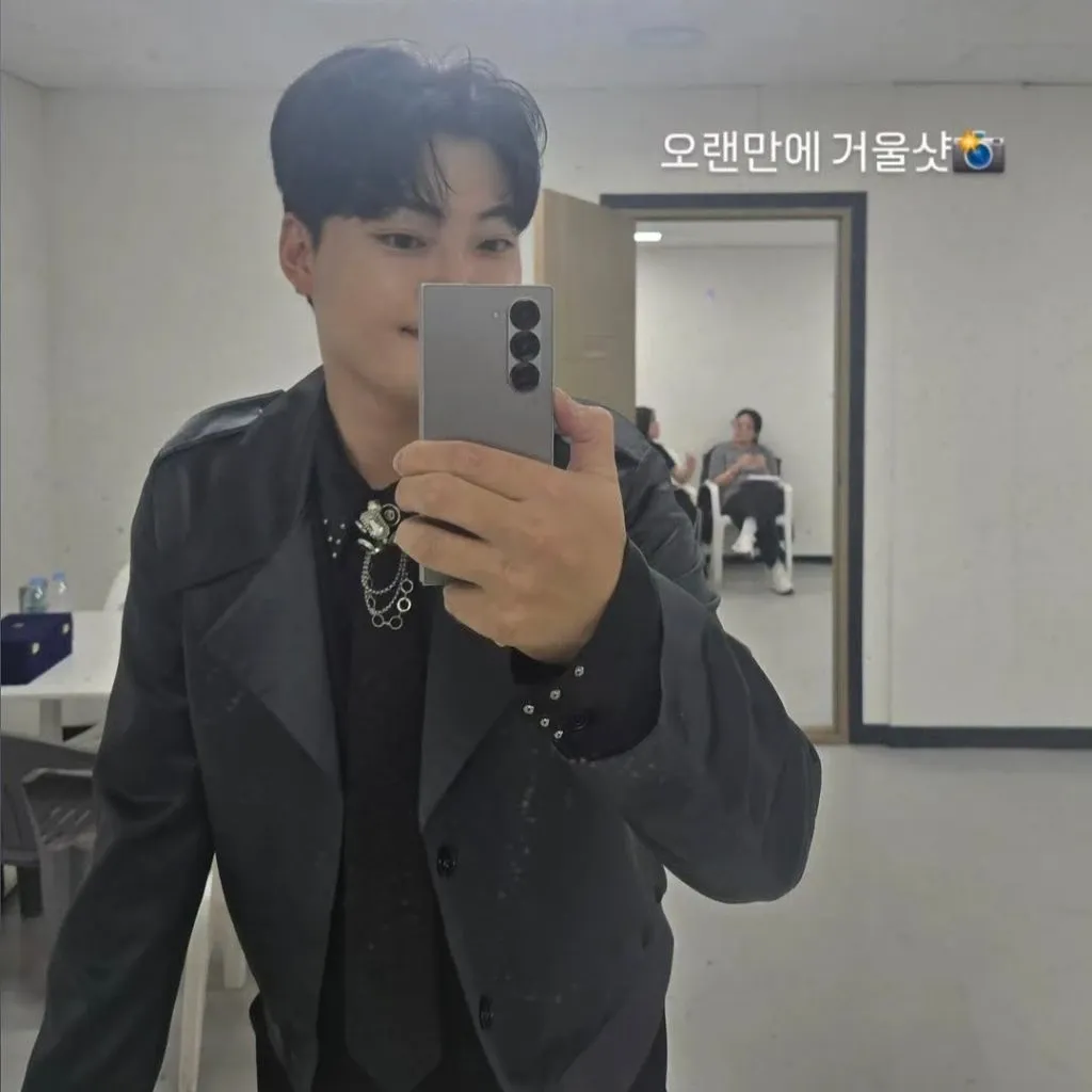 A moment captured by a fan of Kim Kyungmin