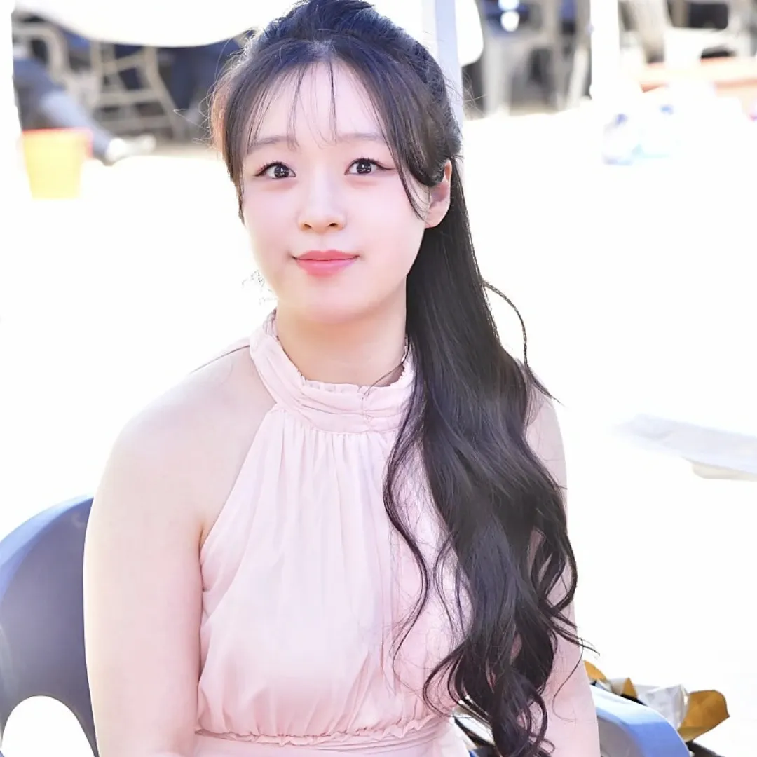 A moment captured by a fan of Chae Suhyeon