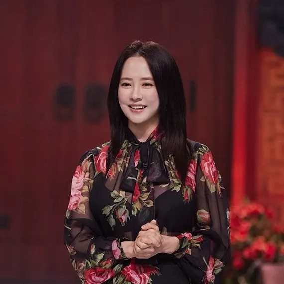 Momen yang diabadikan oleh penggemar Song Jihyo