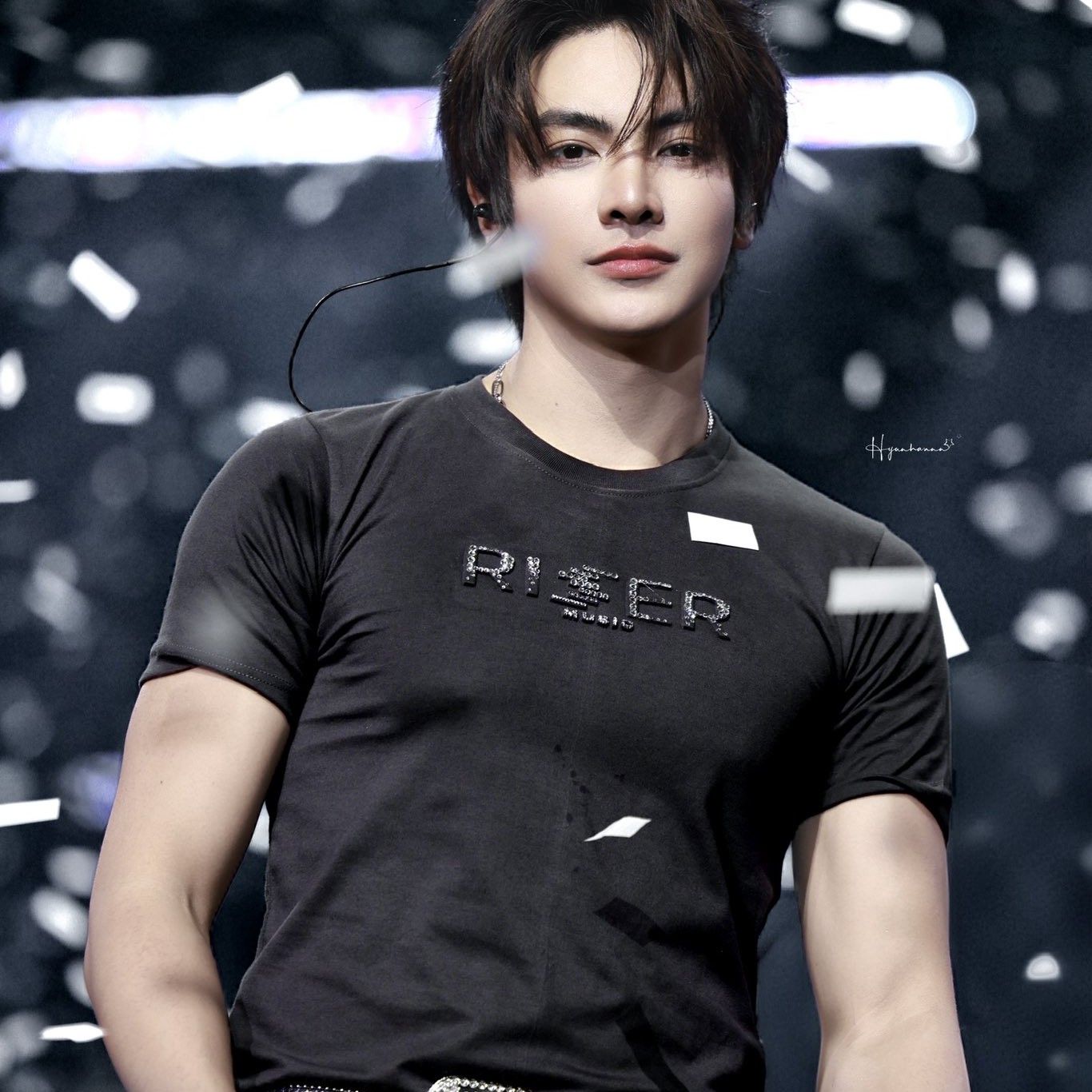 A moment captured by a fan of Joong Archen Aydin