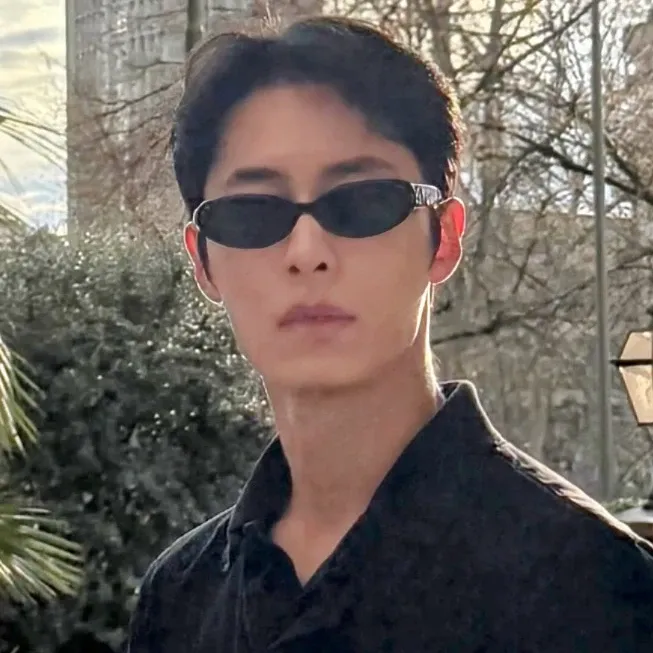 Behind-the-scenes cut of Lee Jaewook