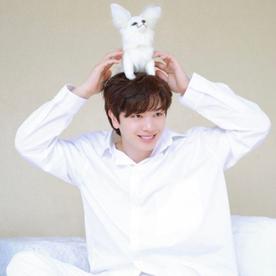 Latest photo of Yook Sungjae