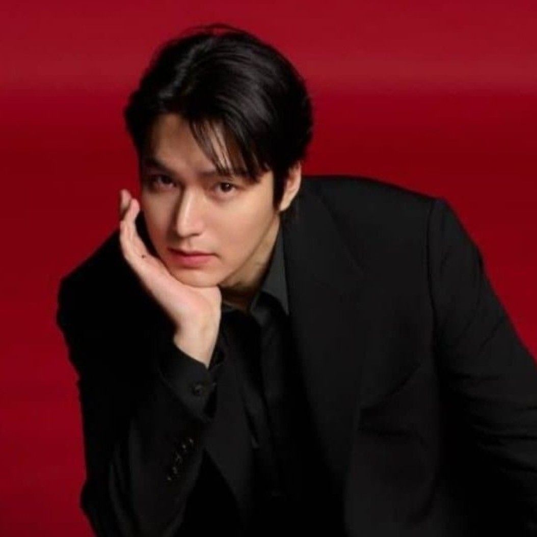 Recent activity shot of Lee Minho