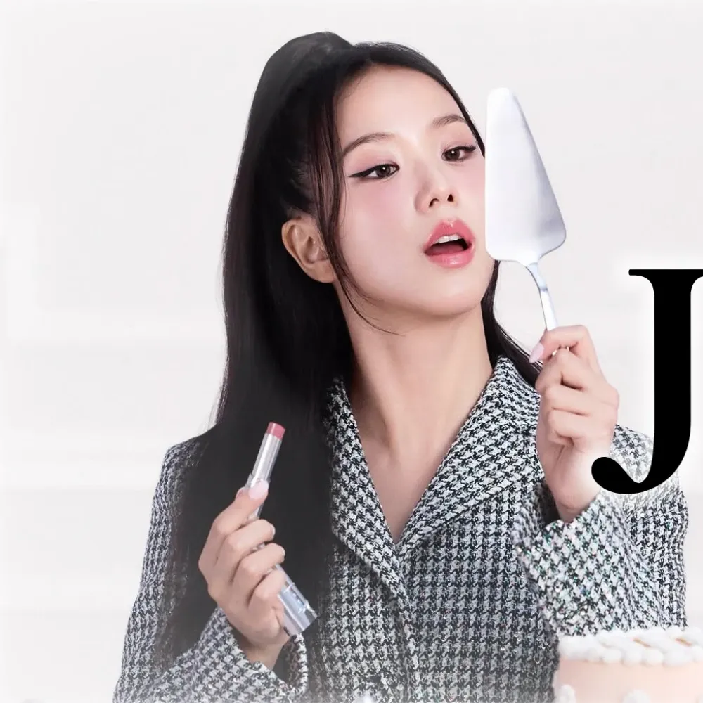 Recent activity shot of Jisoo (1995)
