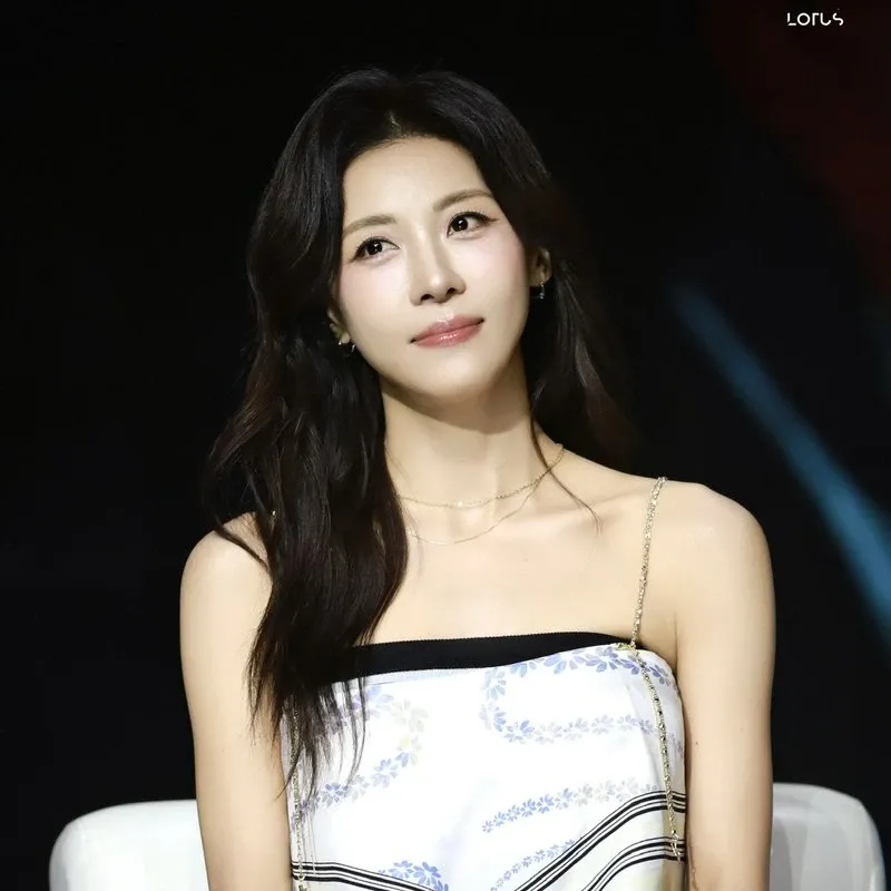 Latest photo of Ha Jiwon