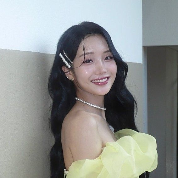 Behind-the-scenes cut of Kim Soyeon (2004)