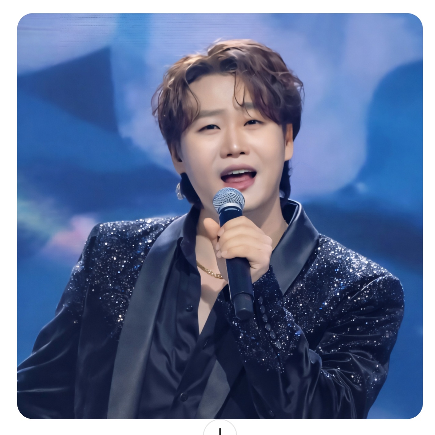 A moment captured by a fan of Min Soohyun