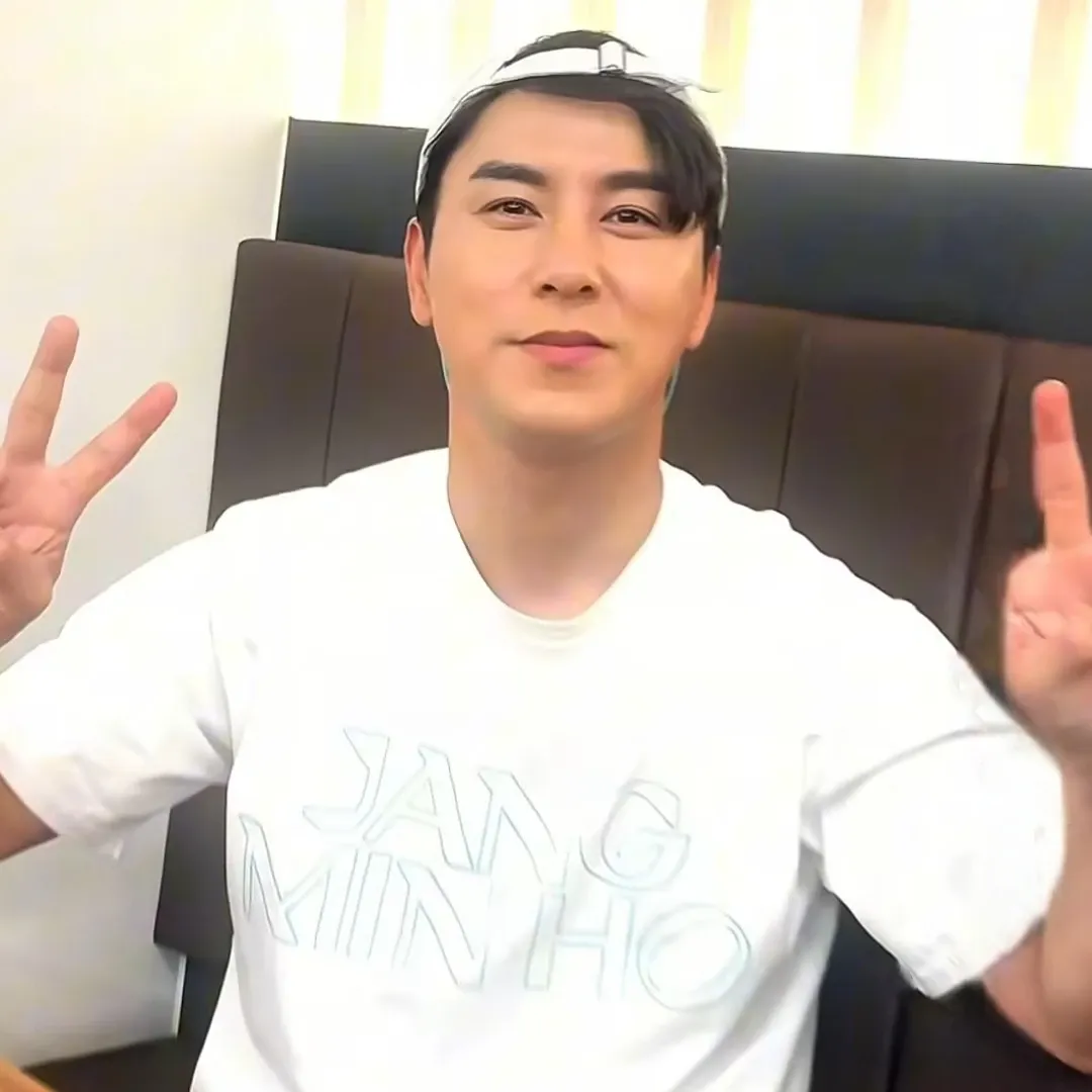 Foto kegiatan terbaru dari Jang Minho