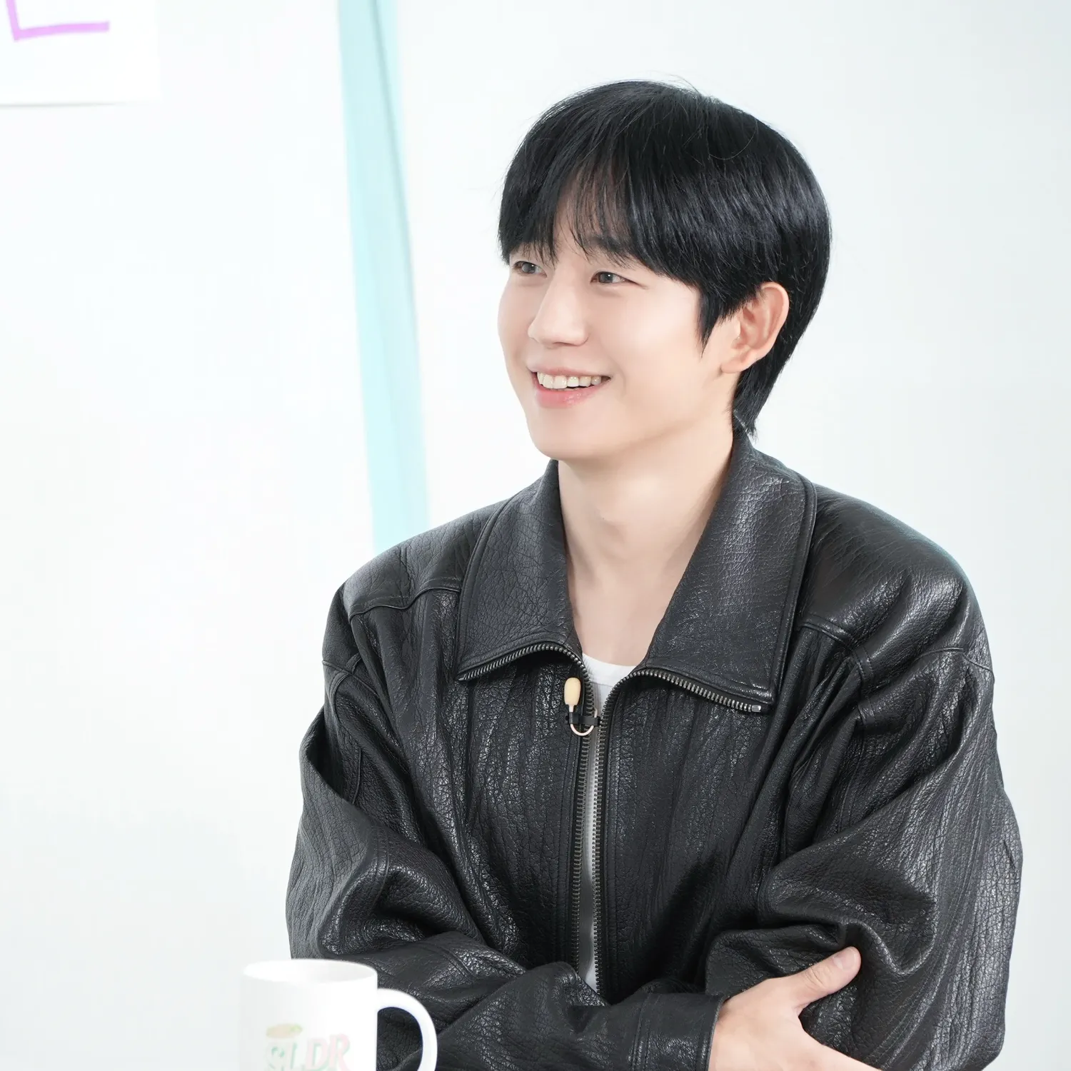 Behind-the-scenes cut of Jung Haein