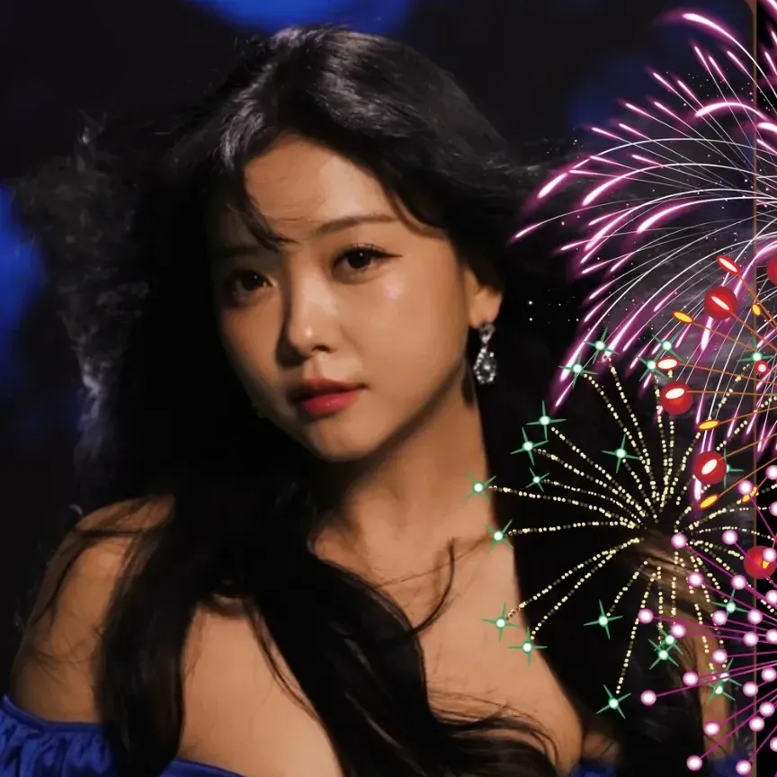 A moment captured by a fan of YOYOMI