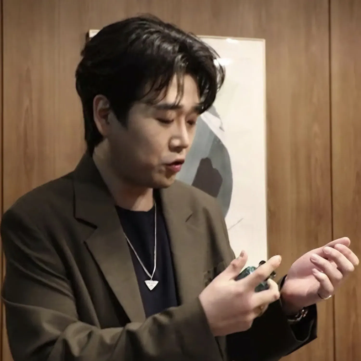 A moment captured by a fan of Hwang Youngwoong