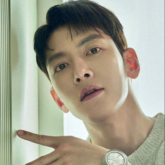 Behind-the-scenes cut of Ji Changwook